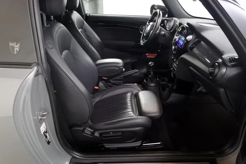 Mini Cooper S 2.0 Cooper S Yours Moonwalk Blacked out uit 2021, foto 4