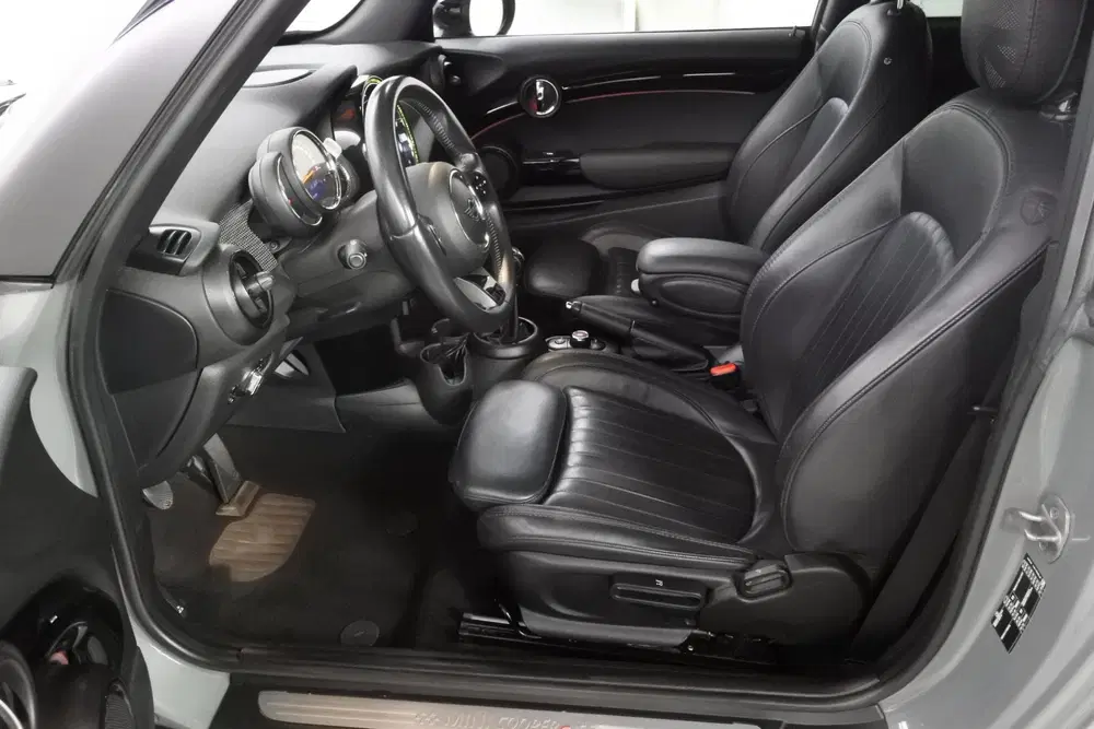 Mini Cooper S 2.0 Cooper S Yours Moonwalk Blacked out uit 2021, foto 5