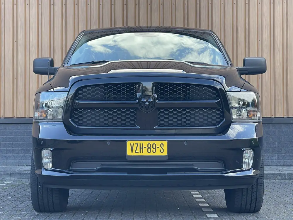 Dodge RAM 5.7 V8 CLASSIC NIGHT 4x4 uit 2024, foto 2