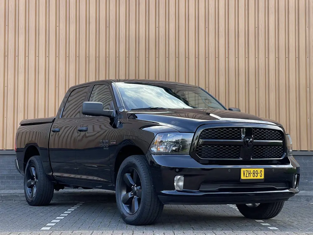 Dodge RAM 5.7 V8 CLASSIC NIGHT 4x4 uit 2024, foto 3