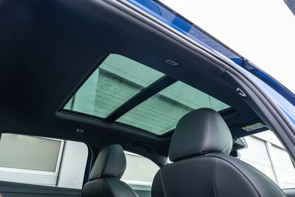 Volkswagen T-Roc 1.5 eTsi 150pk R-Line First Edition | Black uit 2026, foto 20