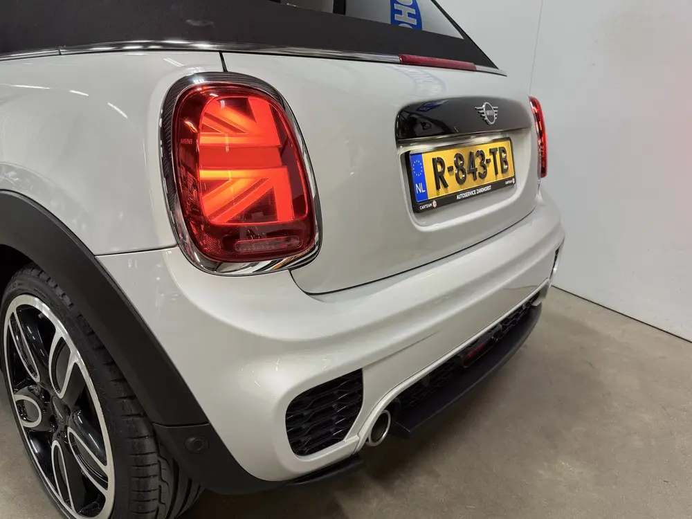 Mini Cabrio 1.5 Cooper Salt // Leer // Mini Yours // JCW! uit 2019, foto 16