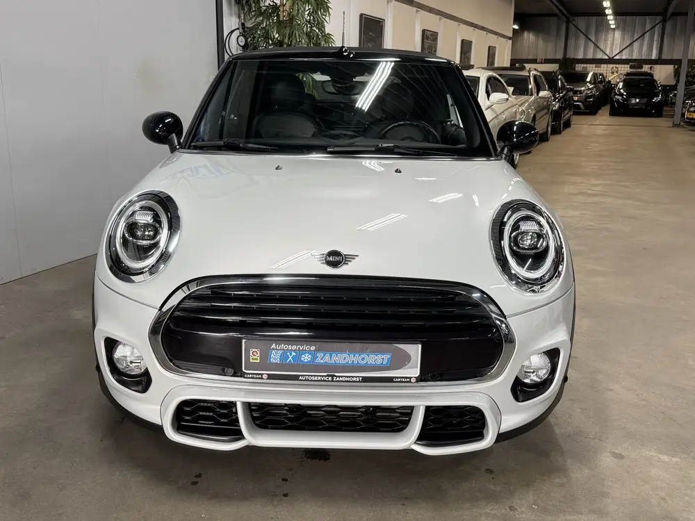 Mini Cabrio 1.5 Cooper Salt // Leer // Mini Yours // JCW! uit 2019, foto 2