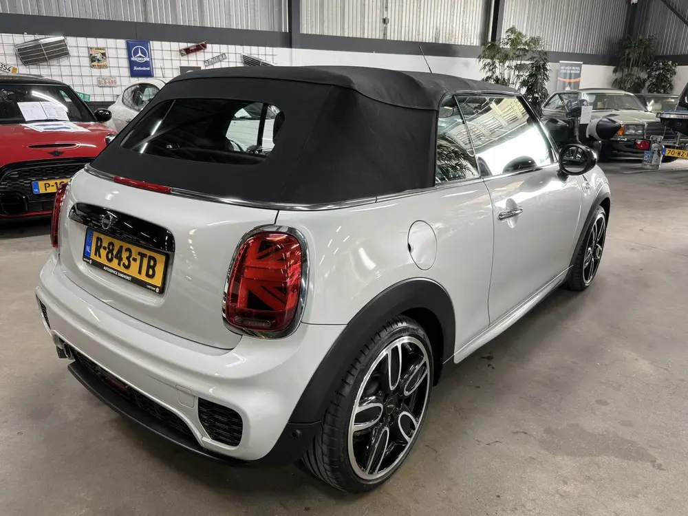 Mini Cabrio 1.5 Cooper Salt // Leer // Mini Yours // JCW! uit 2019, foto 4