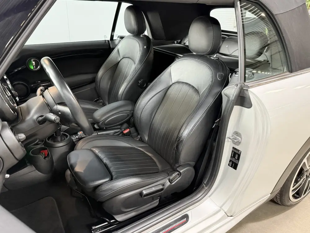 Mini Cabrio 1.5 Cooper Salt // Leer // Mini Yours // JCW! uit 2019, foto 9