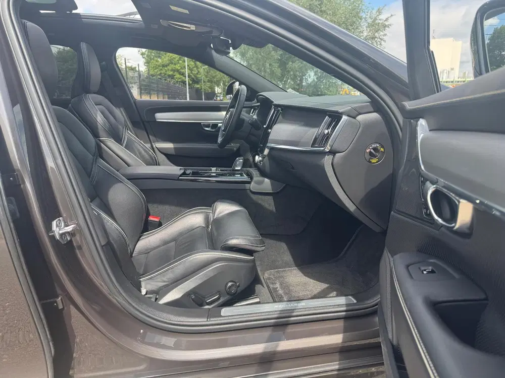 Volvo V90 2.0 T6 AWD Recharge R-Design Facelift Pano uit 2021, foto 14