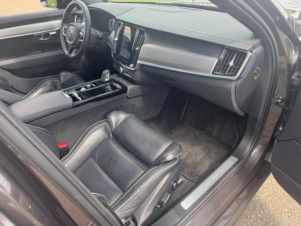 Volvo V90 2.0 T6 AWD Recharge R-Design Facelift Pano uit 2021, foto 15