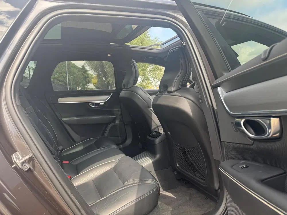Volvo V90 2.0 T6 AWD Recharge R-Design Facelift Pano uit 2021, foto 19