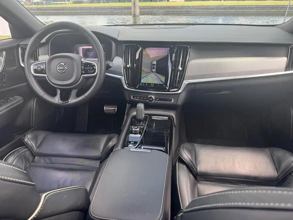 Volvo V90 2.0 T6 AWD Recharge R-Design Facelift Pano uit 2021, foto 2