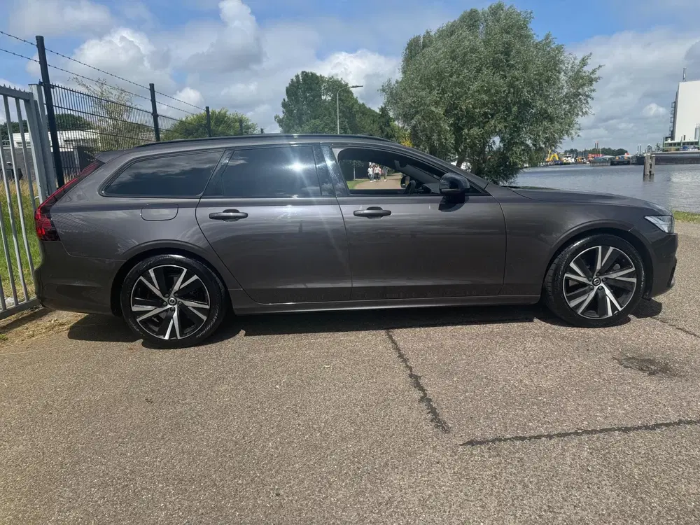 Volvo V90 2.0 T6 AWD Recharge R-Design Facelift Pano uit 2021, foto 8