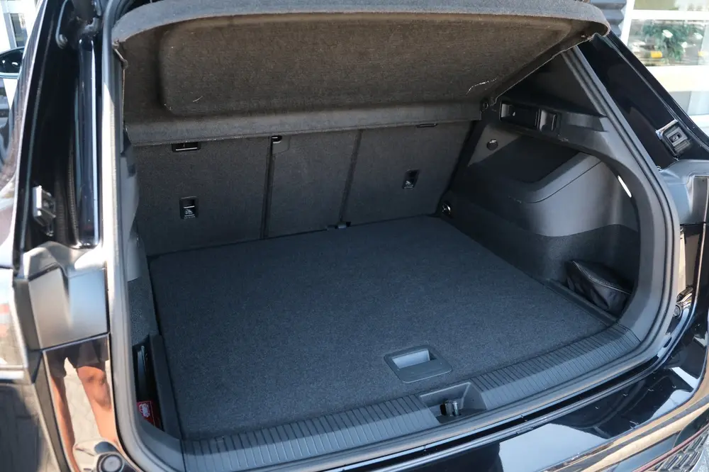 Volkswagen Tiguan 1.5 eTSI 2x R-Line DSG Pano IQ Matrix Trek uit 2024, foto 10