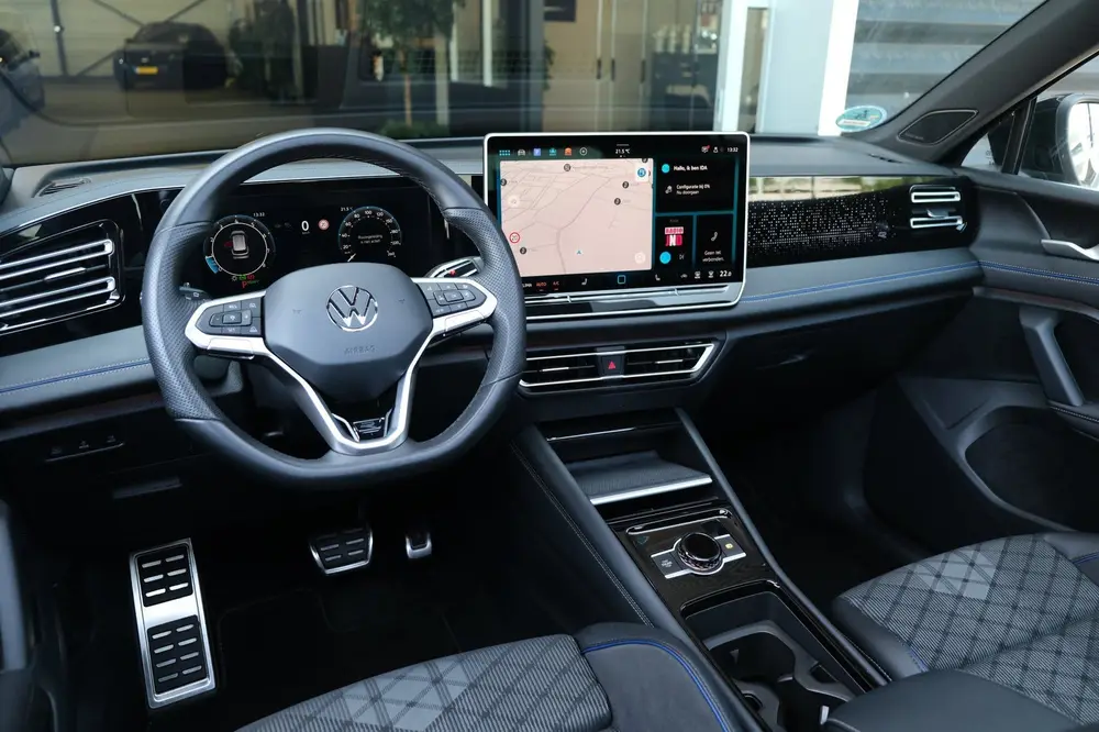 Volkswagen Tiguan 1.5 eTSI 2x R-Line DSG Pano IQ Matrix Trek uit 2024, foto 15