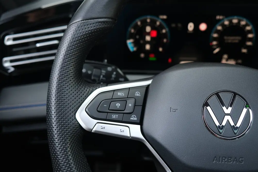Volkswagen Tiguan 1.5 eTSI 2x R-Line DSG Pano IQ Matrix Trek uit 2024, foto 20
