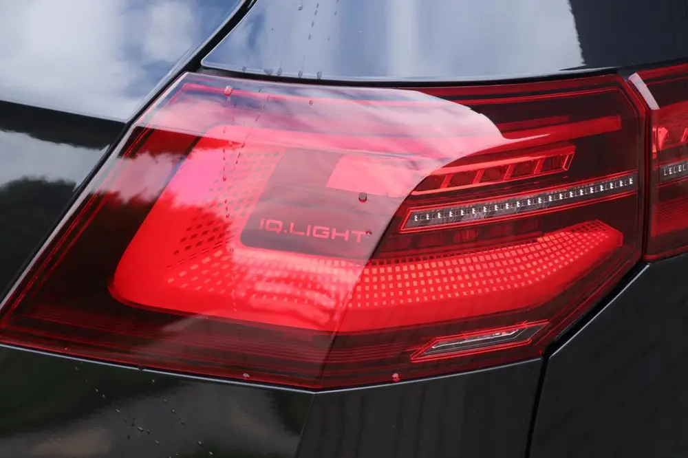 Volkswagen Golf 1.5 eTSI R-Line | 3X R-Line | PANO | IQ.Ligh uit 2020, foto 11