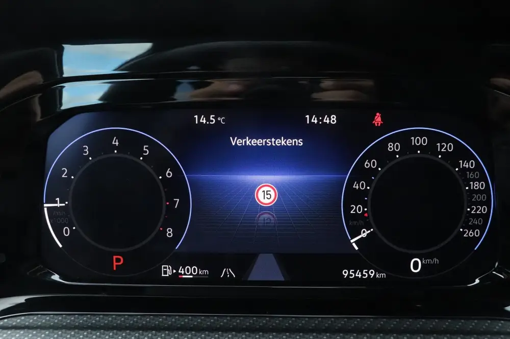 Volkswagen Golf 1.5 eTSI R-Line | 3X R-Line | PANO | IQ.Ligh uit 2020, foto 19