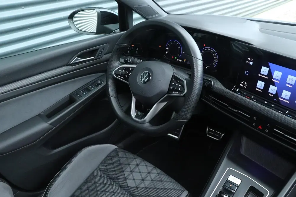 Volkswagen Golf 1.5 eTSI R-Line | 3X R-Line | PANO | IQ.Ligh uit 2020, foto 8