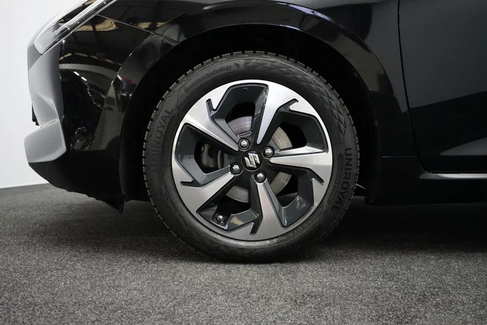 Suzuki Swift 1.2 Comfort Smart Hybrid Dealeronderh uit 2024, foto 16
