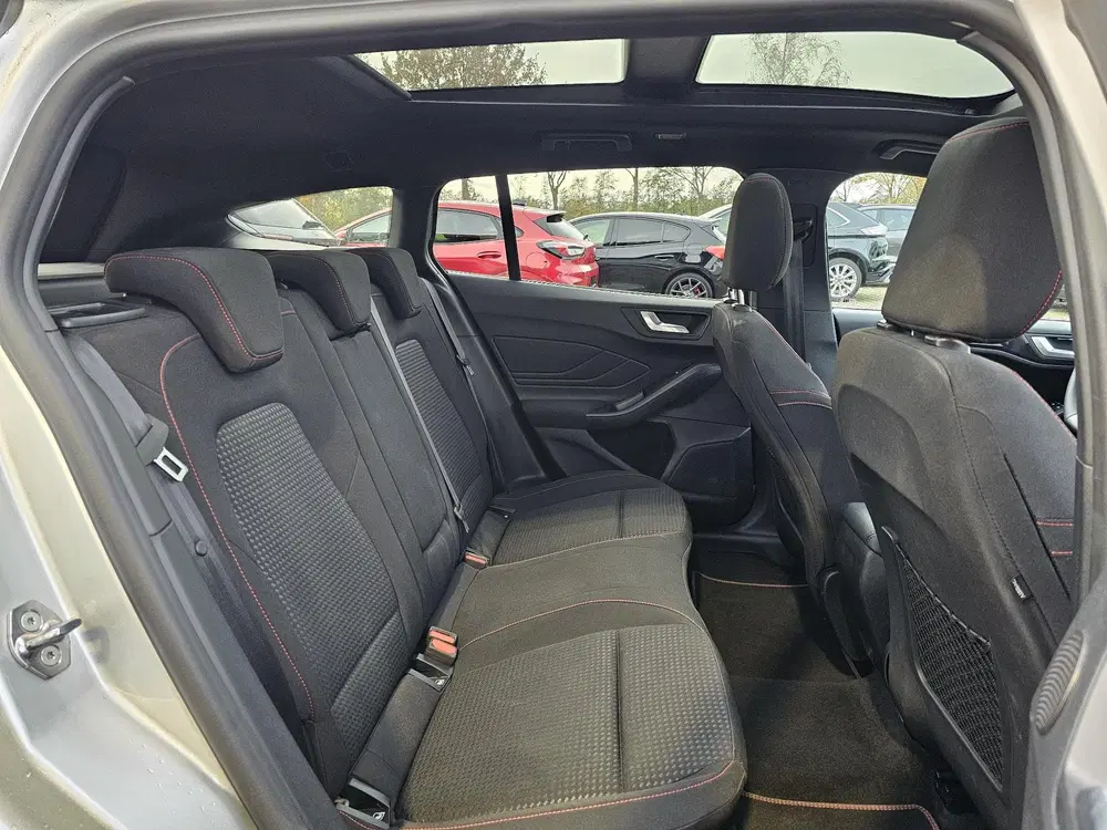 Ford Focus 1.0 EcoBoost Hybrid ST Line X Bellen voor uit 2025, foto 10