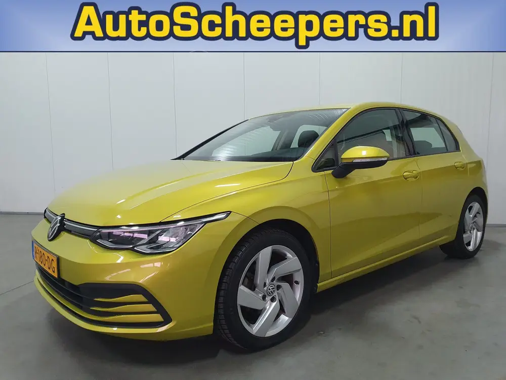 Volkswagen Golf 1.0 eTSI Life Business CARPLAY/CAMERA/DIG.CO uit 2021