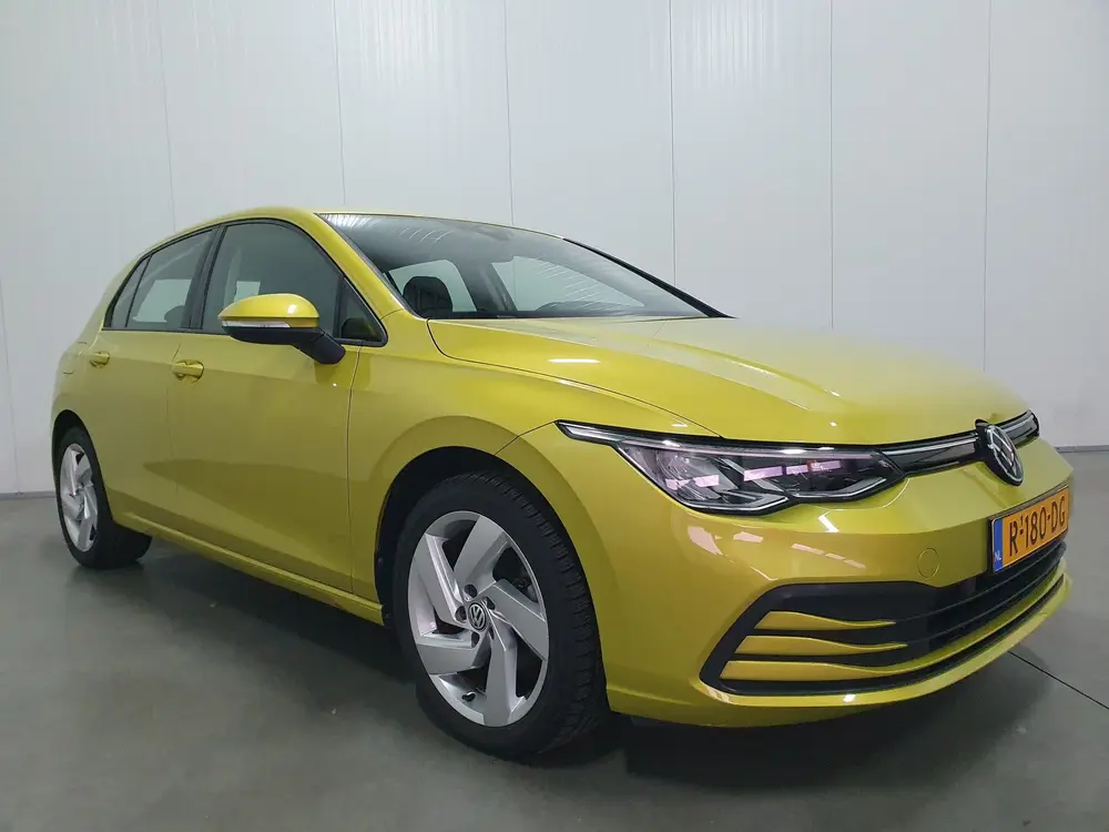 Volkswagen Golf 1.0 eTSI Life Business CARPLAY/CAMERA/DIG.CO uit 2021, foto 14