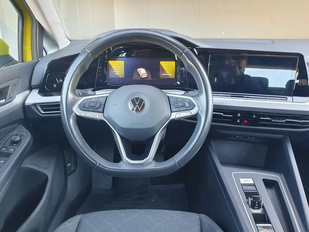 Volkswagen Golf 1.0 eTSI Life Business CARPLAY/CAMERA/DIG.CO uit 2021, foto 16