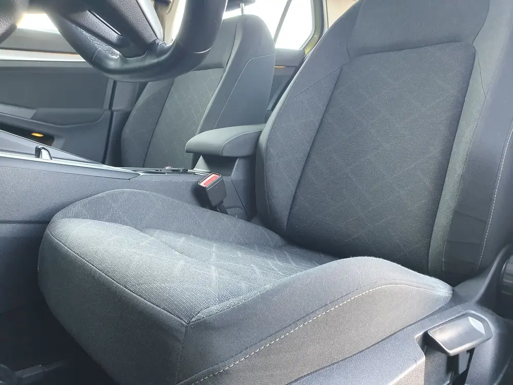 Volkswagen Golf 1.0 eTSI Life Business CARPLAY/CAMERA/DIG.CO uit 2021, foto 4