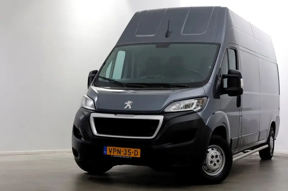 Peugeot Boxer 335 2.2 BlueHDi 140pk L3H3 Premium Airco uit 2022