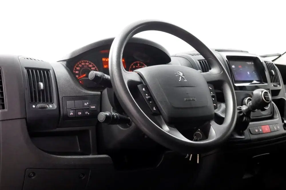 Peugeot Boxer 335 2.2 BlueHDi 140pk L3H3 Premium Airco uit 2022, foto 12