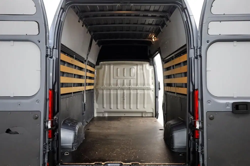 Peugeot Boxer 335 2.2 BlueHDi 140pk L3H3 Premium Airco uit 2022, foto 5