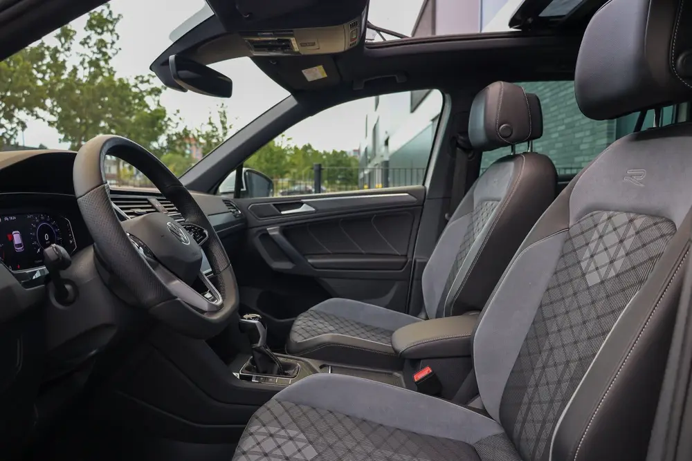 Volkswagen Tiguan 1.4 TSI eHybrid R-Line Business | BTW | PA uit 2024, foto 10