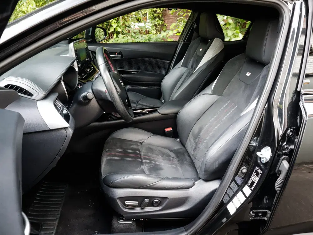 Toyota C-Hr 2.0 Hybrid GR-Sport 1e-Eig. & Dealer-Onder uit 2022, foto 7