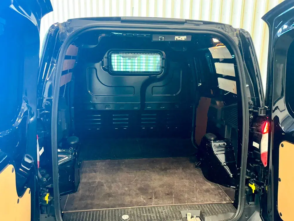 Ford Transit Courier 1.0 Trend Navi uit 2020, foto 18