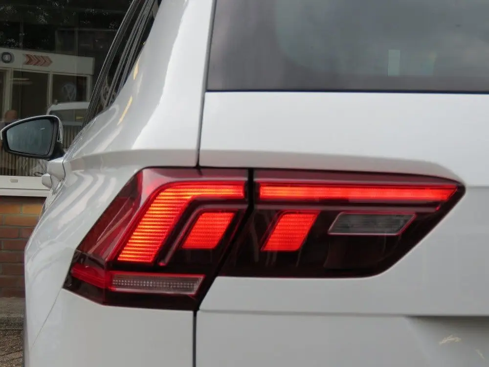 Volkswagen TIGUAN 1.4 TSI 245pk eHybrid / Digitaal dashboard uit 2021, foto 12