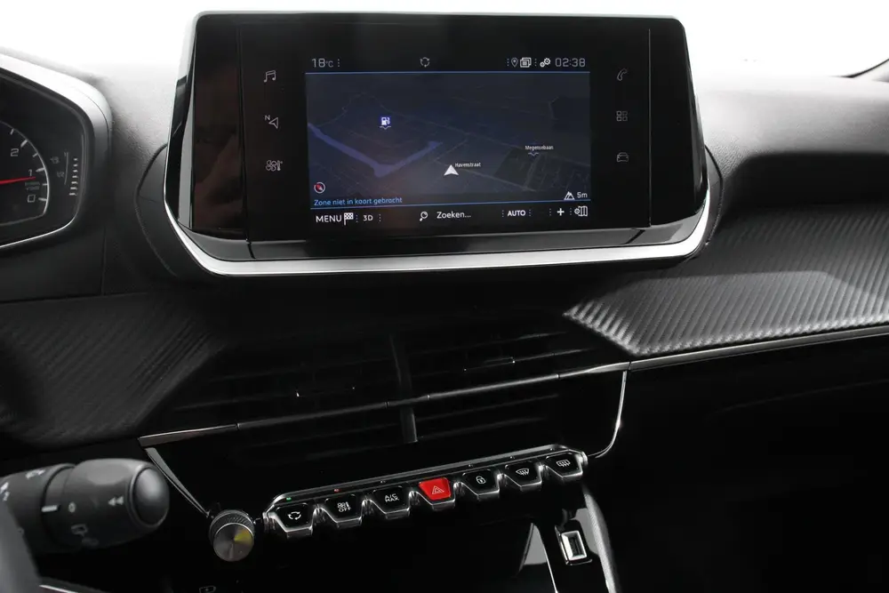 Peugeot 2008 1.2 PureTech 130pk Automaat Allure Navigat uit 2023, foto 10