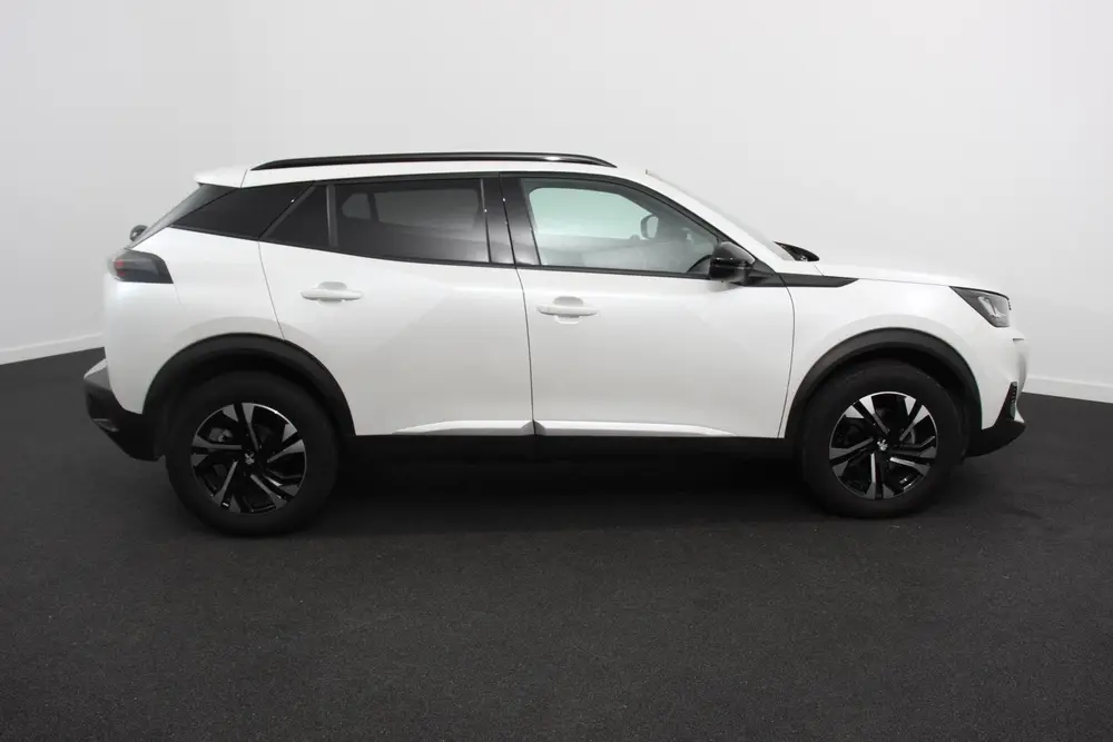 Peugeot 2008 1.2 PureTech 130pk Automaat Allure Navigat uit 2023, foto 5