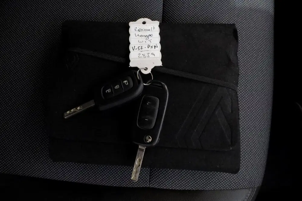Renault Kangoo 1.5 Blue dCi 115pk Grand Comfort Automaat uit 2023, foto 6