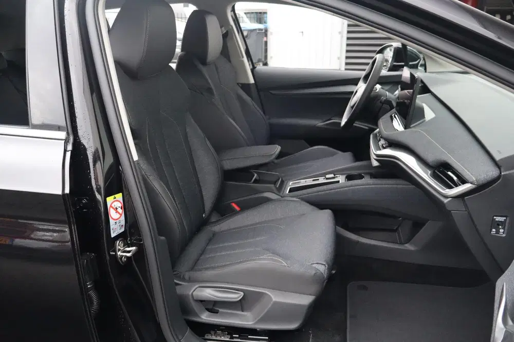 Skoda Elroq 85 286pk Business Edition uit 2025, foto 12