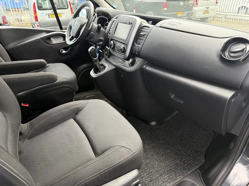 Renault Trafic 2.0 dCi 145 T29 L2H1 Luxe (Mo uit 2021, foto 19