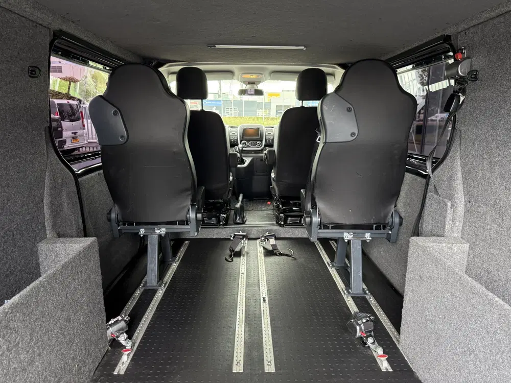 Renault Trafic 2.0 dCi 145 T29 L2H1 Luxe (Mo uit 2021, foto 3