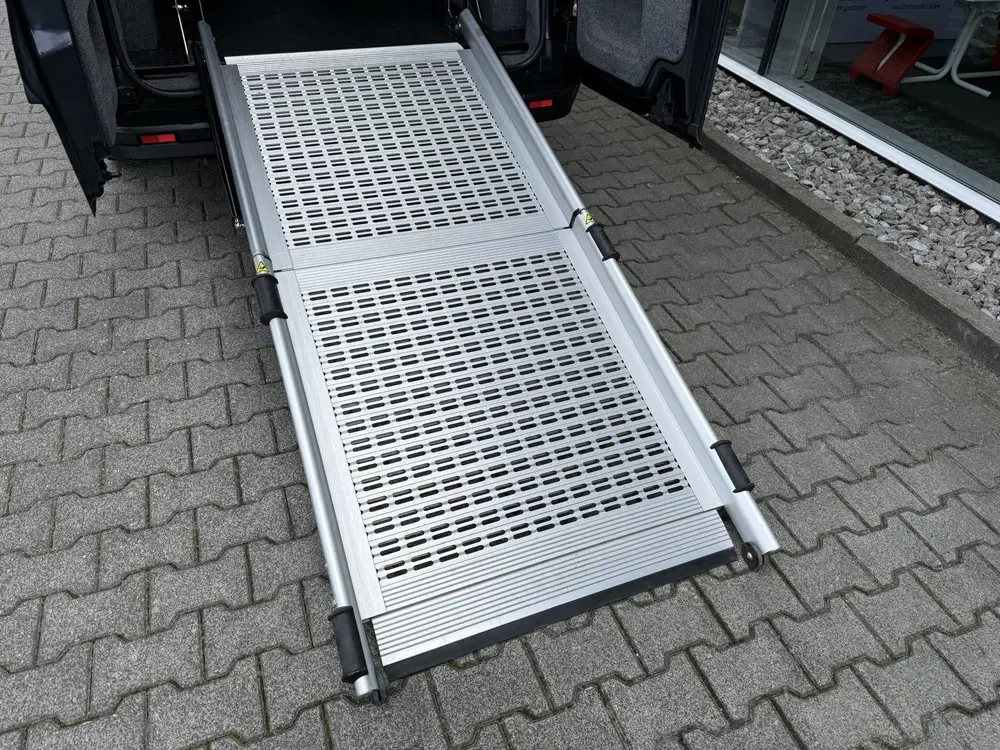 Renault Trafic 2.0 dCi 145 T29 L2H1 Luxe (Mo uit 2021, foto 4