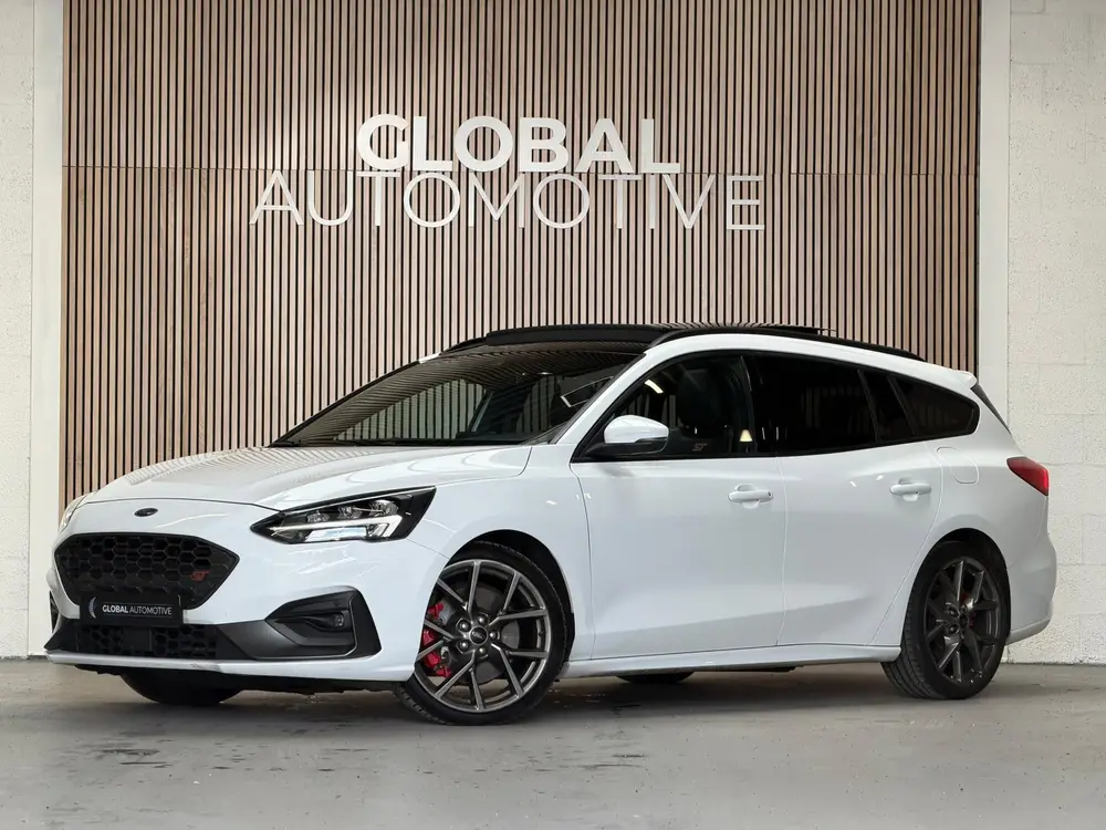 Ford Focus Wagon 2.3 EcoBoost ST-3 - PANO - CAMERA - STUURVE uit 2019