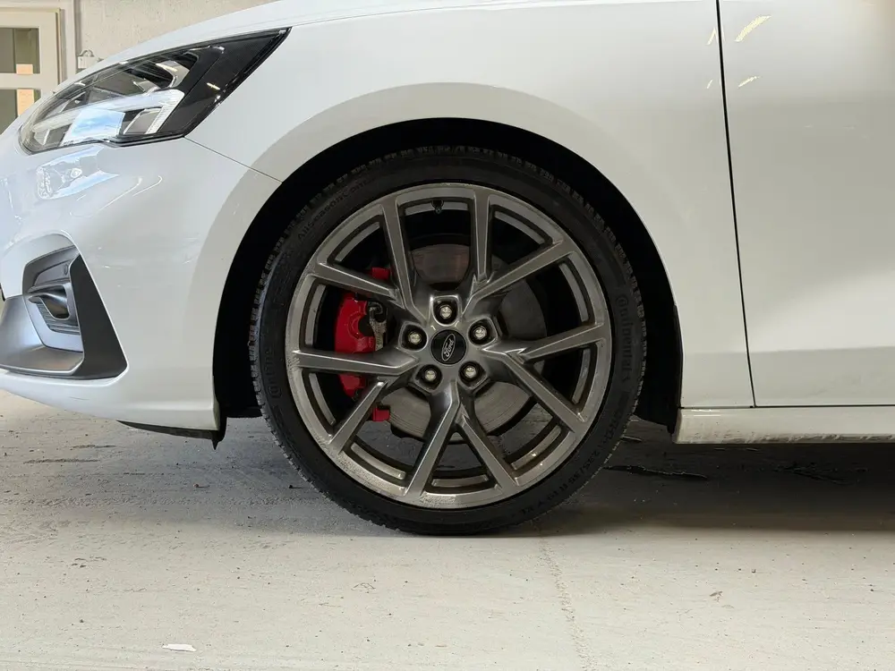Ford Focus Wagon 2.3 EcoBoost ST-3 - PANO - CAMERA - STUURVE uit 2019, foto 13