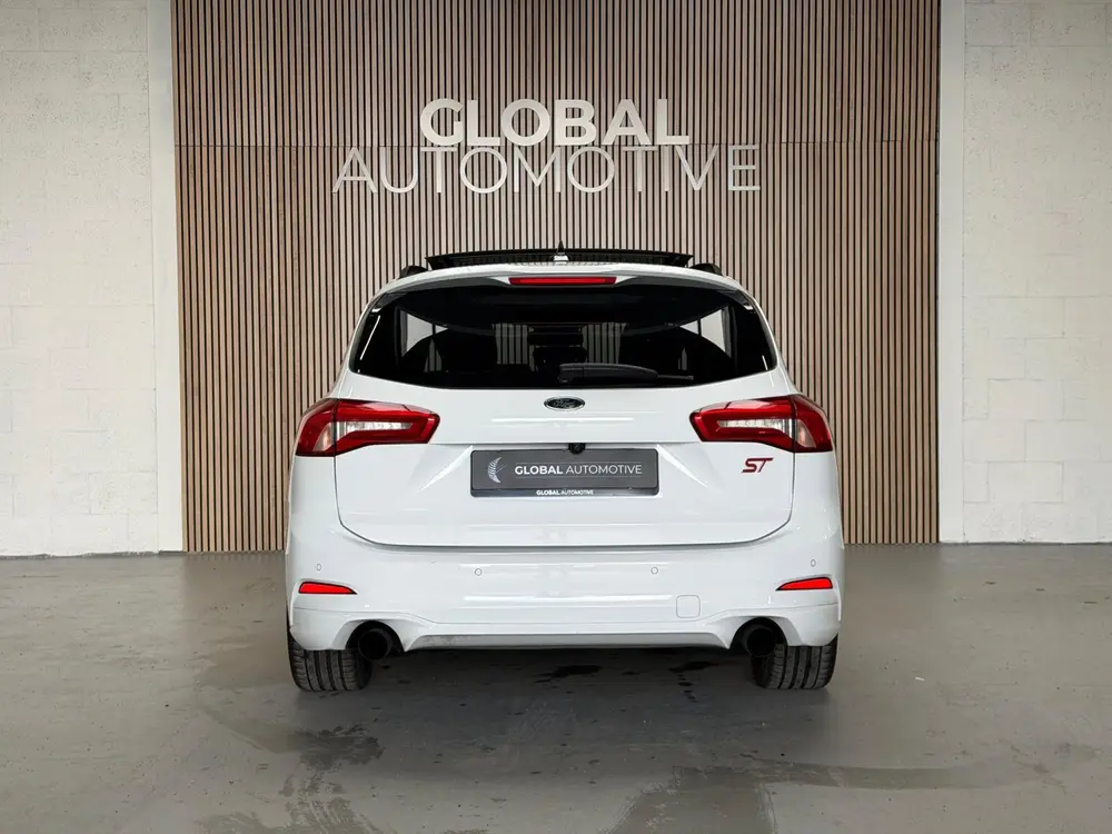 Ford Focus Wagon 2.3 EcoBoost ST-3 - PANO - CAMERA - STUURVE uit 2019, foto 5