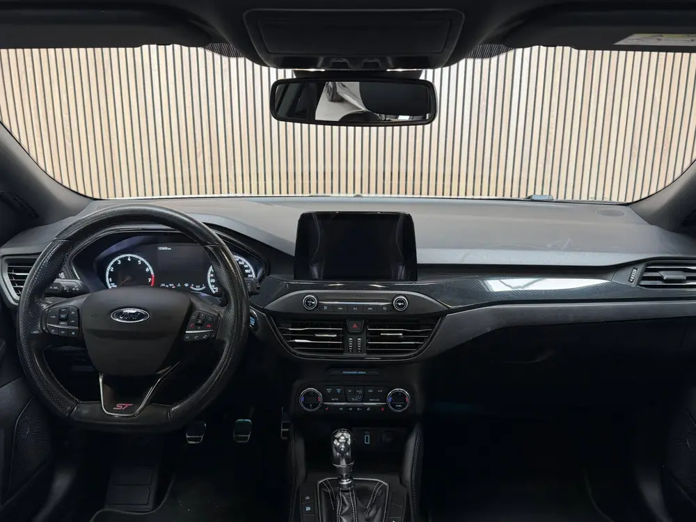 Ford Focus Wagon 2.3 EcoBoost ST-3 - PANO - CAMERA - STUURVE uit 2019, foto 6
