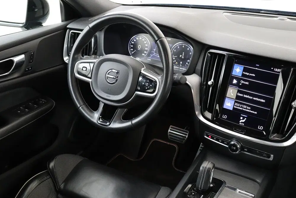 Volvo S60 B3 (M-HYBRID) R-DESIGN -CAMERA uit 2021, foto 6
