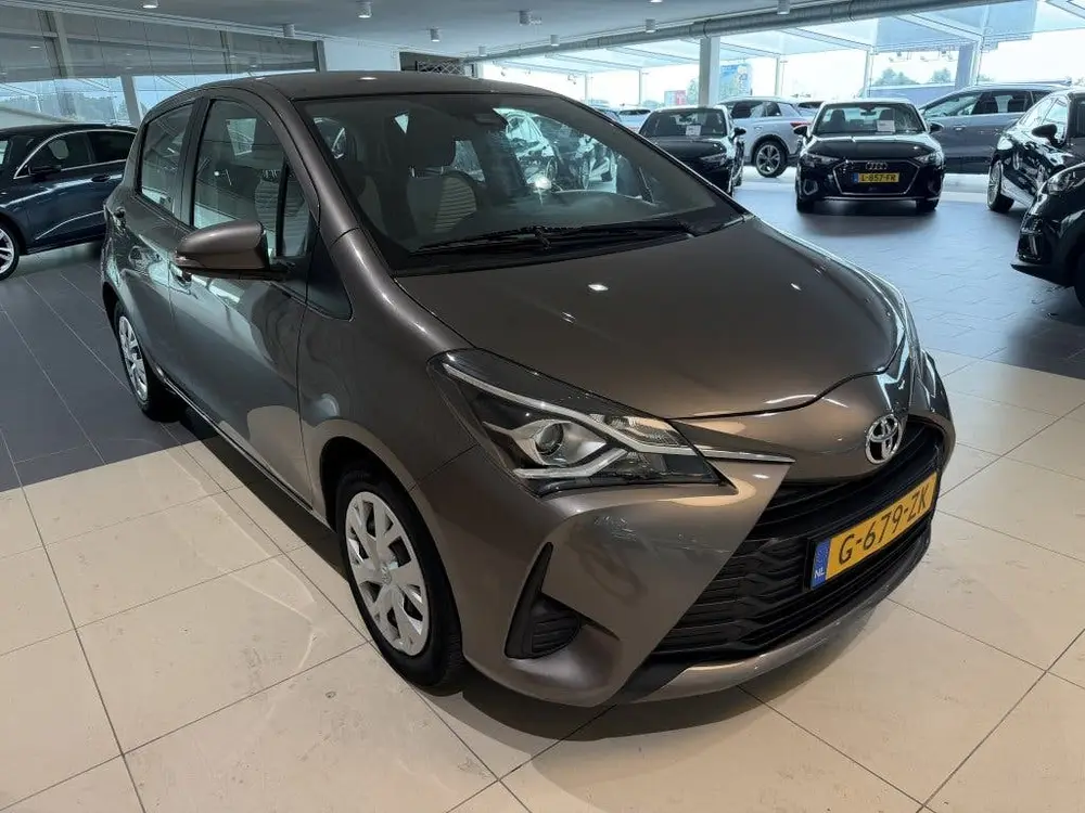 Toyota Yaris 1.5 VVT-i Active (bj 2019, automaat) uit 2019, foto 2