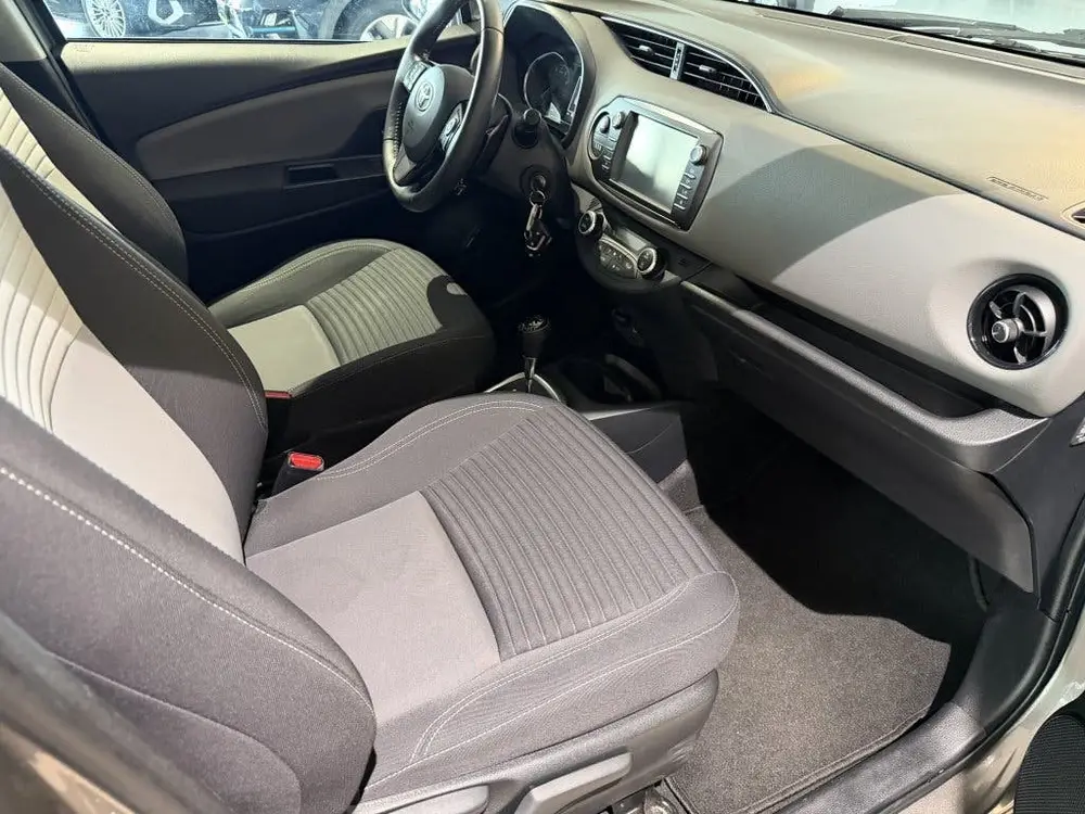 Toyota Yaris 1.5 VVT-i Active (bj 2019, automaat) uit 2019, foto 3