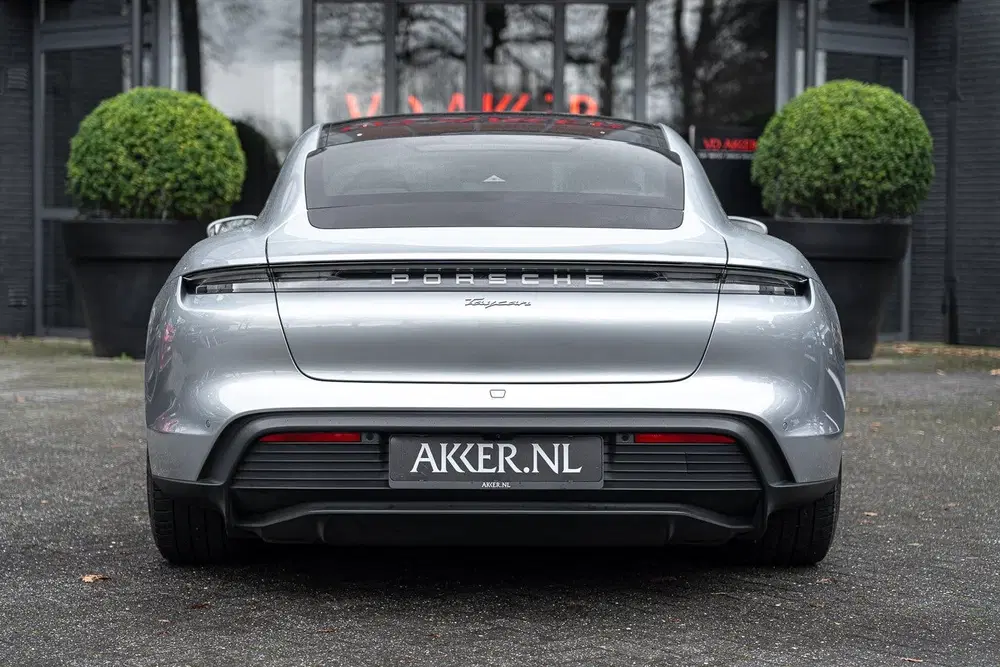 Porsche Taycan Performance Accu Plus uit 2023, foto 16