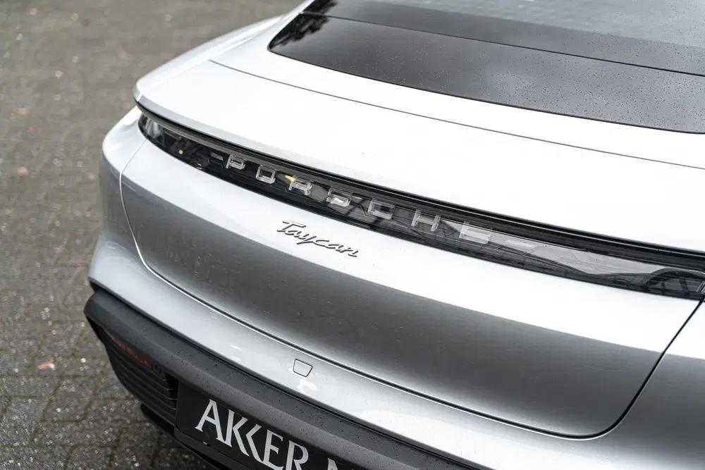 Porsche Taycan Performance Accu Plus uit 2023, foto 19