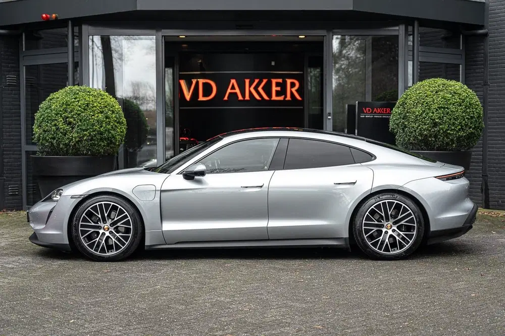 Porsche Taycan Performance Accu Plus uit 2023, foto 6